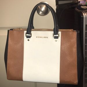 Micheal Kors satchel